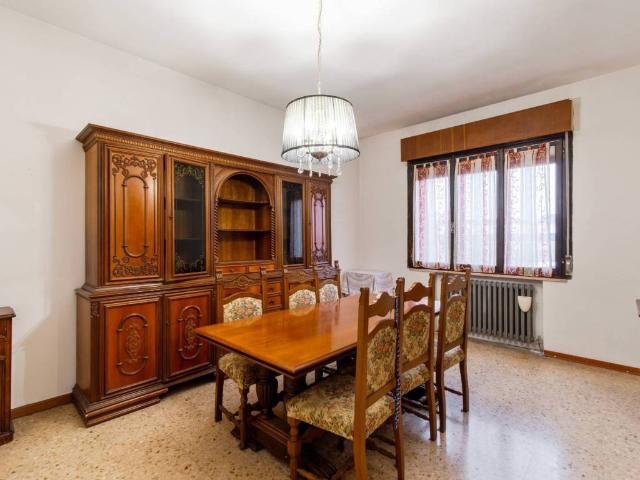 Appartamento in vendita a Moglia, Lombardia
