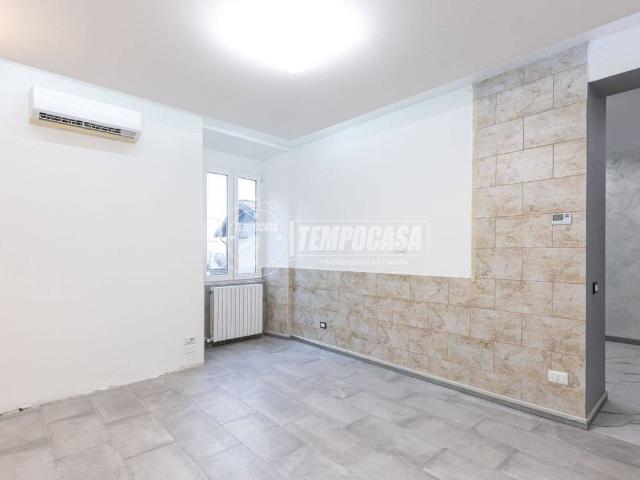 Appartamento in vendita a Molteno, Lombardia