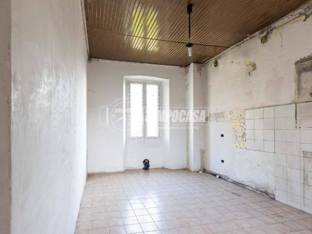 Appartamento in vendita a Molteno, Lombardia