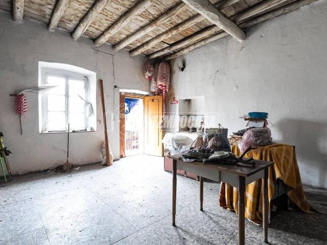 Appartamento in vendita a Molteno, Lombardia