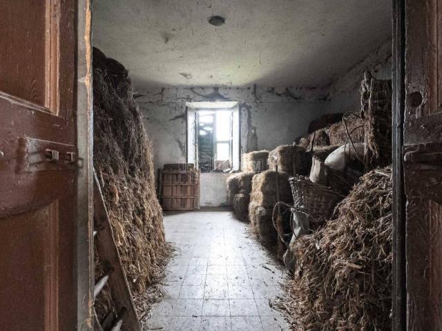 Rustico in vendita a Molteno, Lombardia