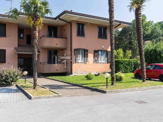 Appartamento in vendita a Molteno, Lombardia