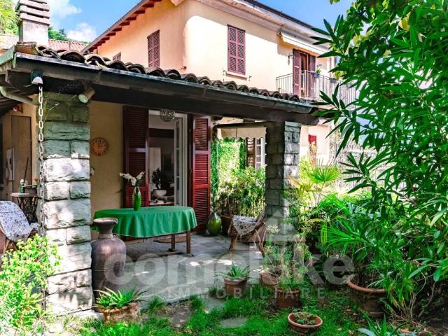 Appartamento in vendita a Moltrasio, Lombardia