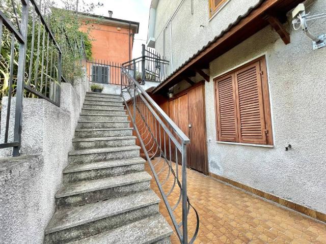 Appartamento in vendita a Mombercelli, Asti