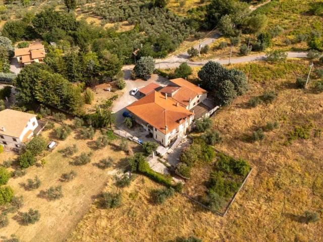 Appartamento in vendita a Mompeo, Lazio