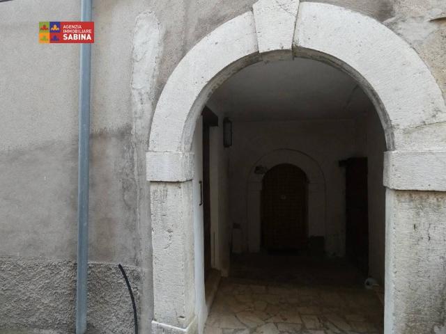 Appartamento in vendita a Mompeo, Lazio