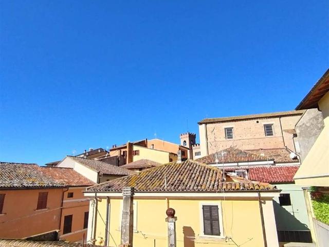 Appartamento in vendita a Cento Croci, Marche