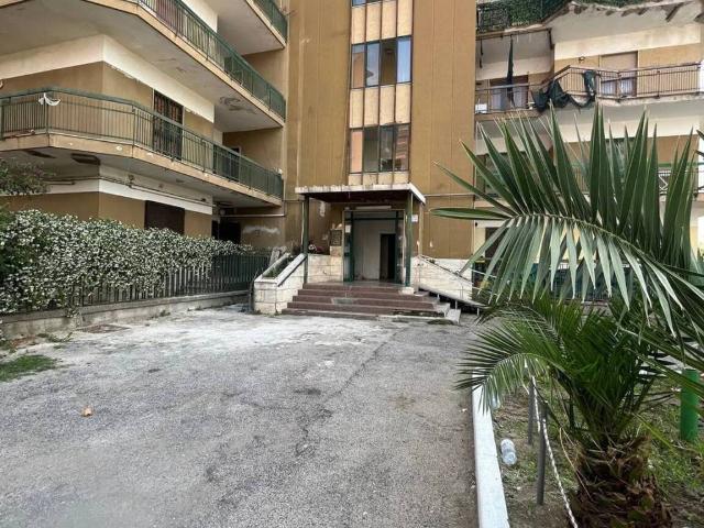 Appartamento in vendita a Mondragone, Campania