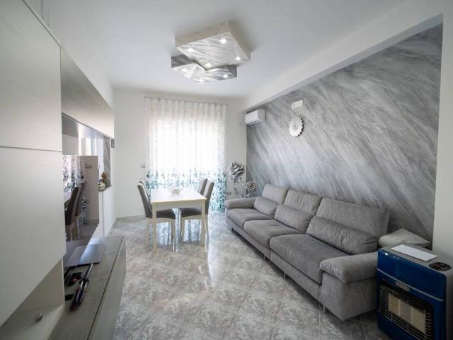 Appartamento in vendita a Mondragone, Campania