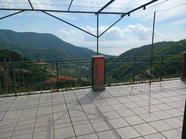 Appartamento in vendita a Bracco, Moneglia