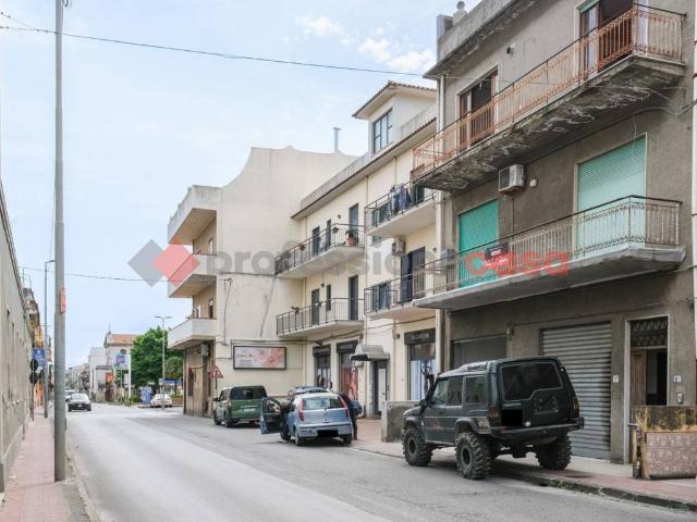 Appartamento in vendita a Monforte San Giorgio, Sicilia