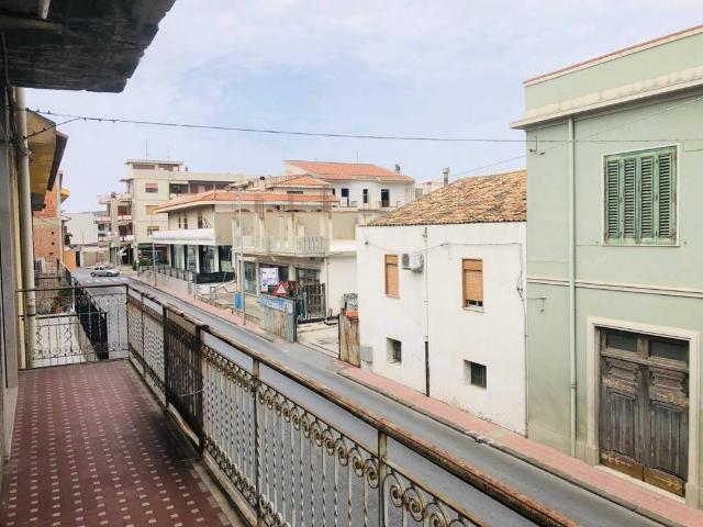 Appartamento in vendita a Monforte San Giorgio, Sicilia