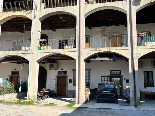 Appartamento in vendita a Monguzzo, Lombardia