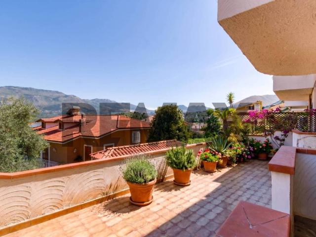 Appartamento in vendita a Villaggio Santa Rosalia, Monreale