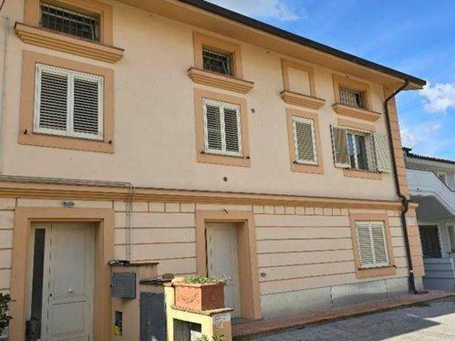 Appartamento in vendita a Montevettolini, Toscana