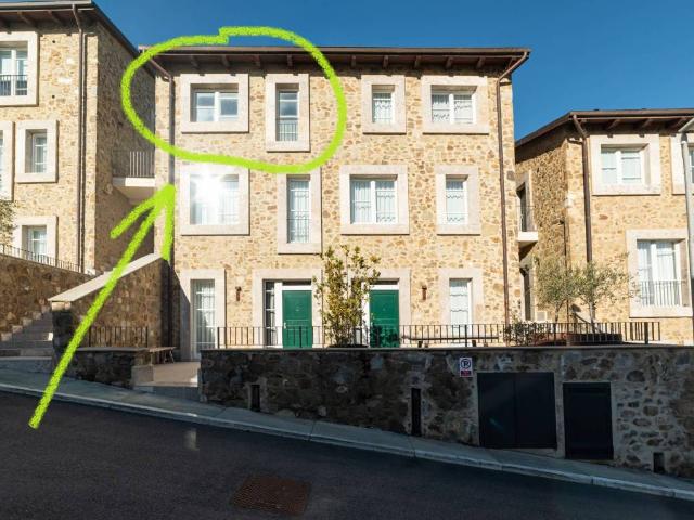 Appartamento in vendita a Montalcino, Toscana