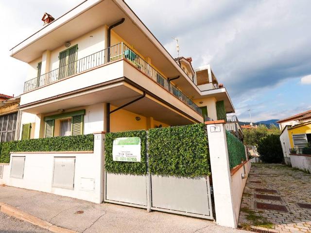 Appartamento in vendita a Montale, Toscana
