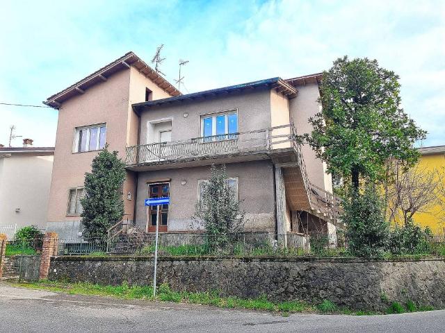 Appartamento in vendita a Montale, Toscana