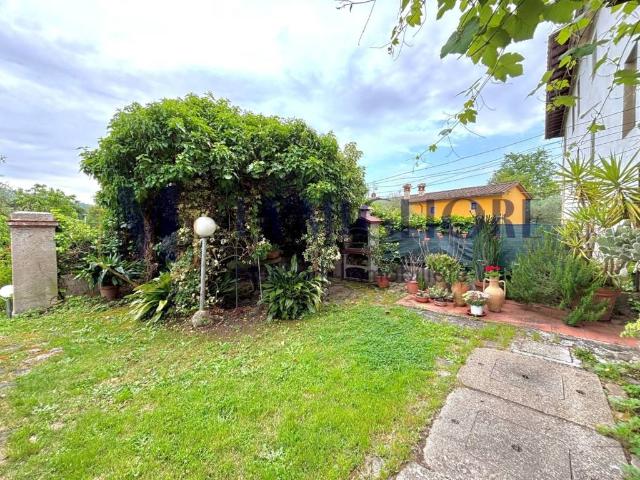 Appartamento in vendita a Montale, Toscana
