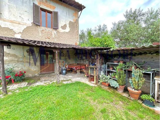 Appartamento in vendita a Montale, Toscana