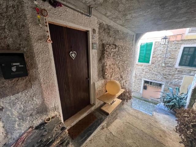 Appartamento in vendita a Montalto Ligure, Liguria