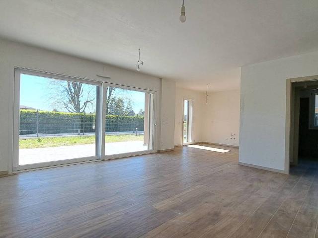 Appartamento in vendita a Montano Lucino, Lombardia