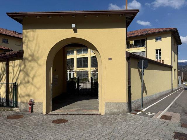 Appartamento in vendita a Lucino, Montano Lucino