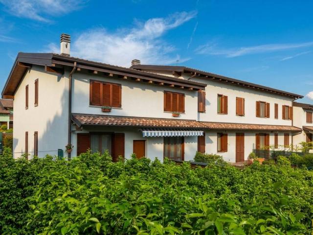 Appartamento in vendita a Montano Lucino, Lombardia
