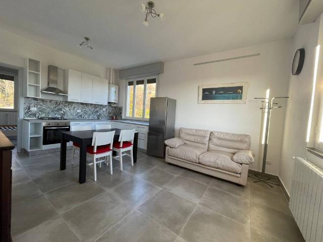 Appartamento in vendita a Montano Lucino, Lombardia