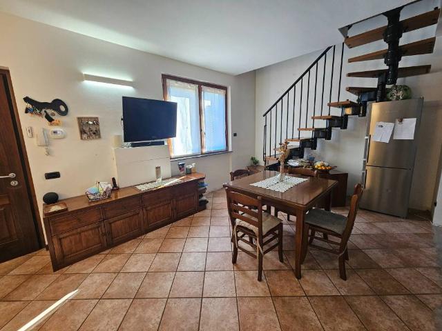 Appartamento in vendita a Montano Lucino, Como