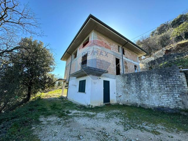 Appartamento in vendita a Montaquila, Molise