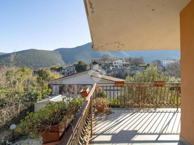 Appartamento in vendita a Montasola, Lazio