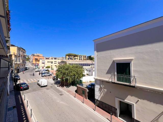 Appartamento in vendita a Monte Di Procida, Campania