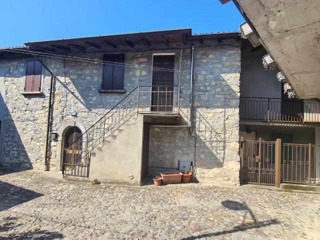 Appartamento in vendita a Carzano, Monte Isola