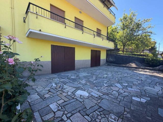 Appartamento in vendita a Monte Marenzo, Lombardia