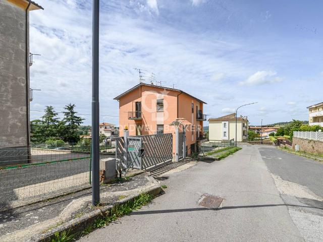 Appartamento in vendita a Monte Romano, Lazio