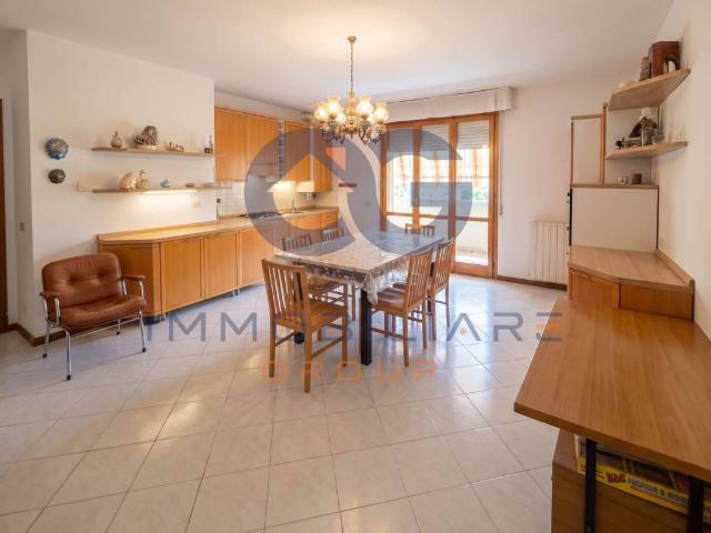 Appartamento in vendita a Monte San Giovanni, Monte San Pietro