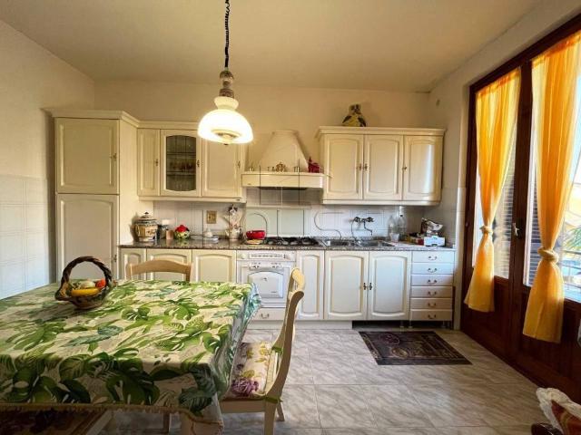 Appartamento in vendita a Monte San Savino, Arezzo