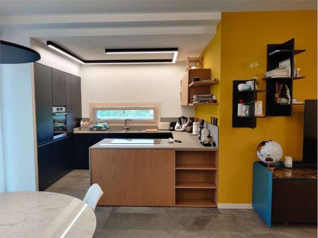 Appartamento in vendita a Centro, Montebelluna