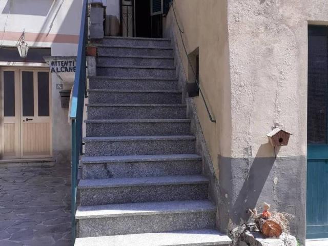 Appartamento in vendita a Montebruno, Liguria