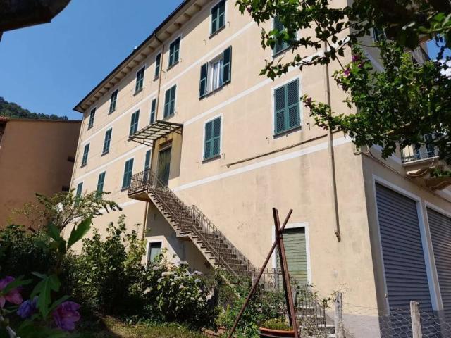Appartamento in vendita a Montebruno, Liguria