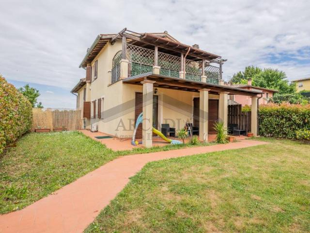Appartamento in vendita a Pontedera, Toscana