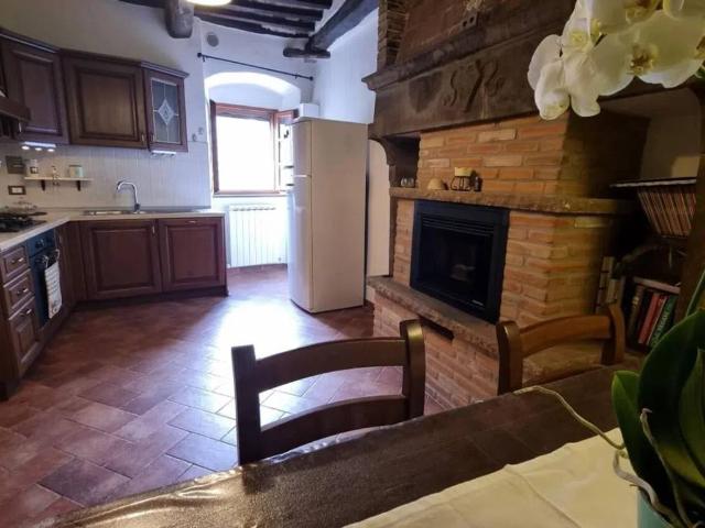 Appartamento in vendita a Montecatini Val Di Cecina, Toscana