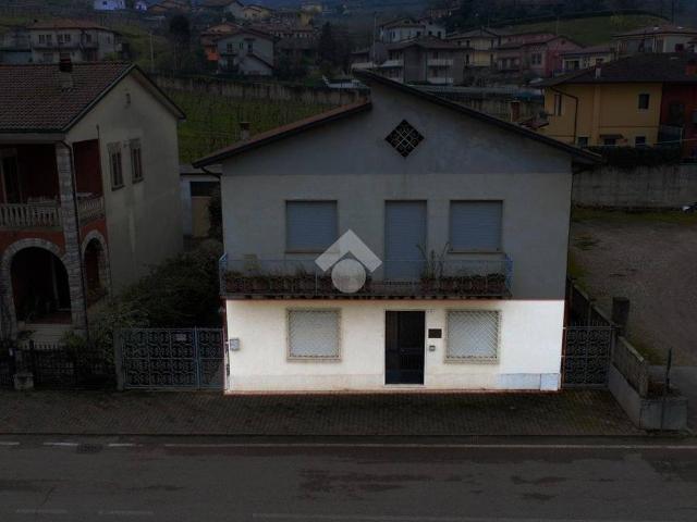 Appartamento in vendita a Montecchia Di Crosara, Veneto