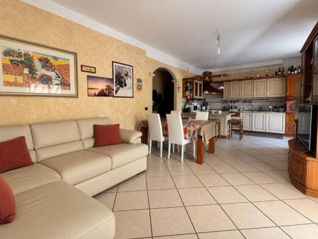 Appartamento in vendita a Montecchia di Crosara, Verona