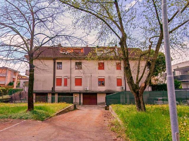 Appartamento in vendita a Alte Ceccato, Montecchio Maggiore