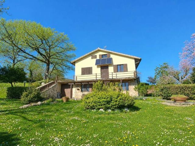 Villa Indipendente in vendita a Montecchio, Umbria