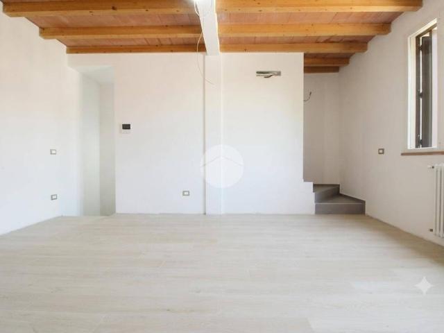 Appartamento in vendita a Montechiarugolo, Reggio Emilia