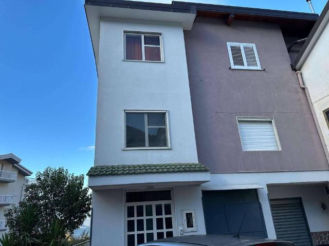 Appartamento in vendita a Montecorvino, Salerno
