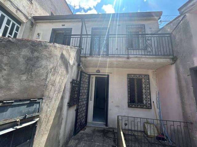 Appartamento in vendita a Montefusco, Campania